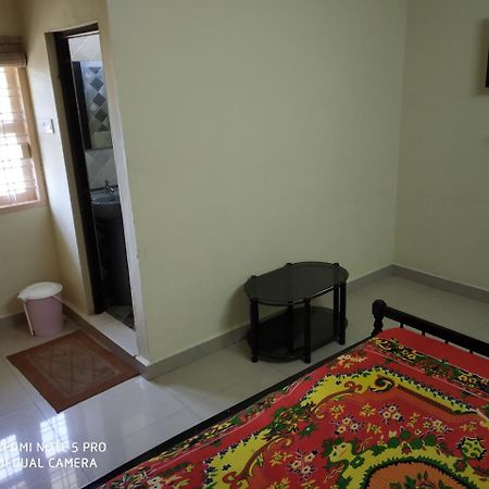 Hotel Woodlands Chottanikara Екстер'єр фото