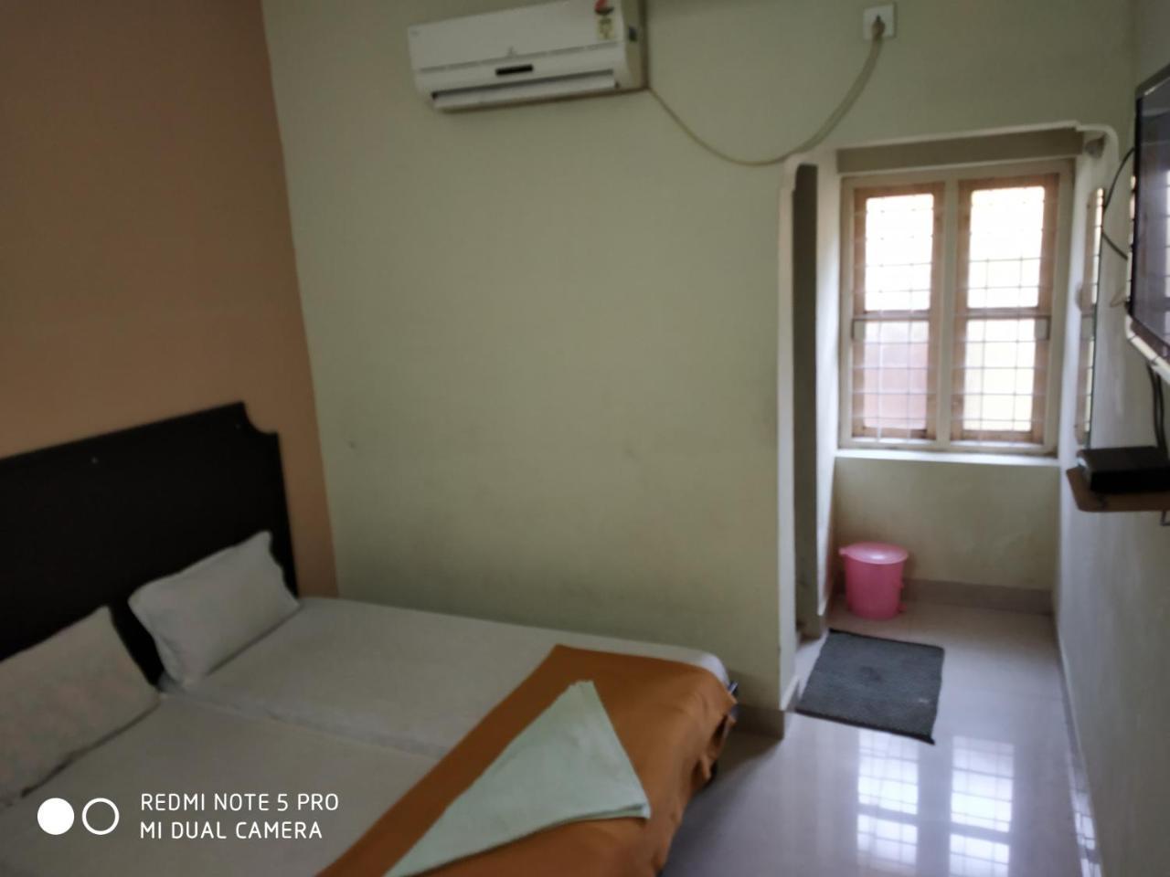 Hotel Woodlands Chottanikara Екстер'єр фото