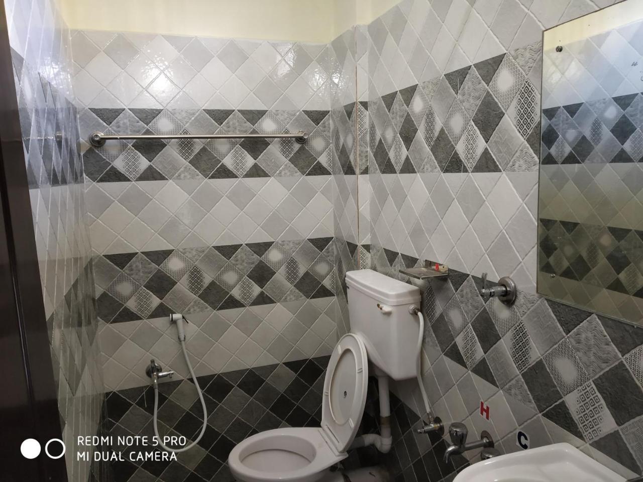Hotel Woodlands Chottanikara Екстер'єр фото