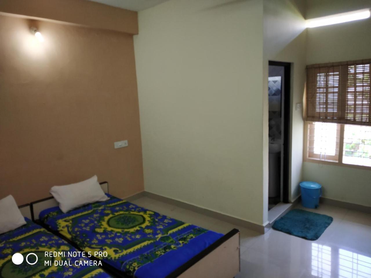 Hotel Woodlands Chottanikara Екстер'єр фото
