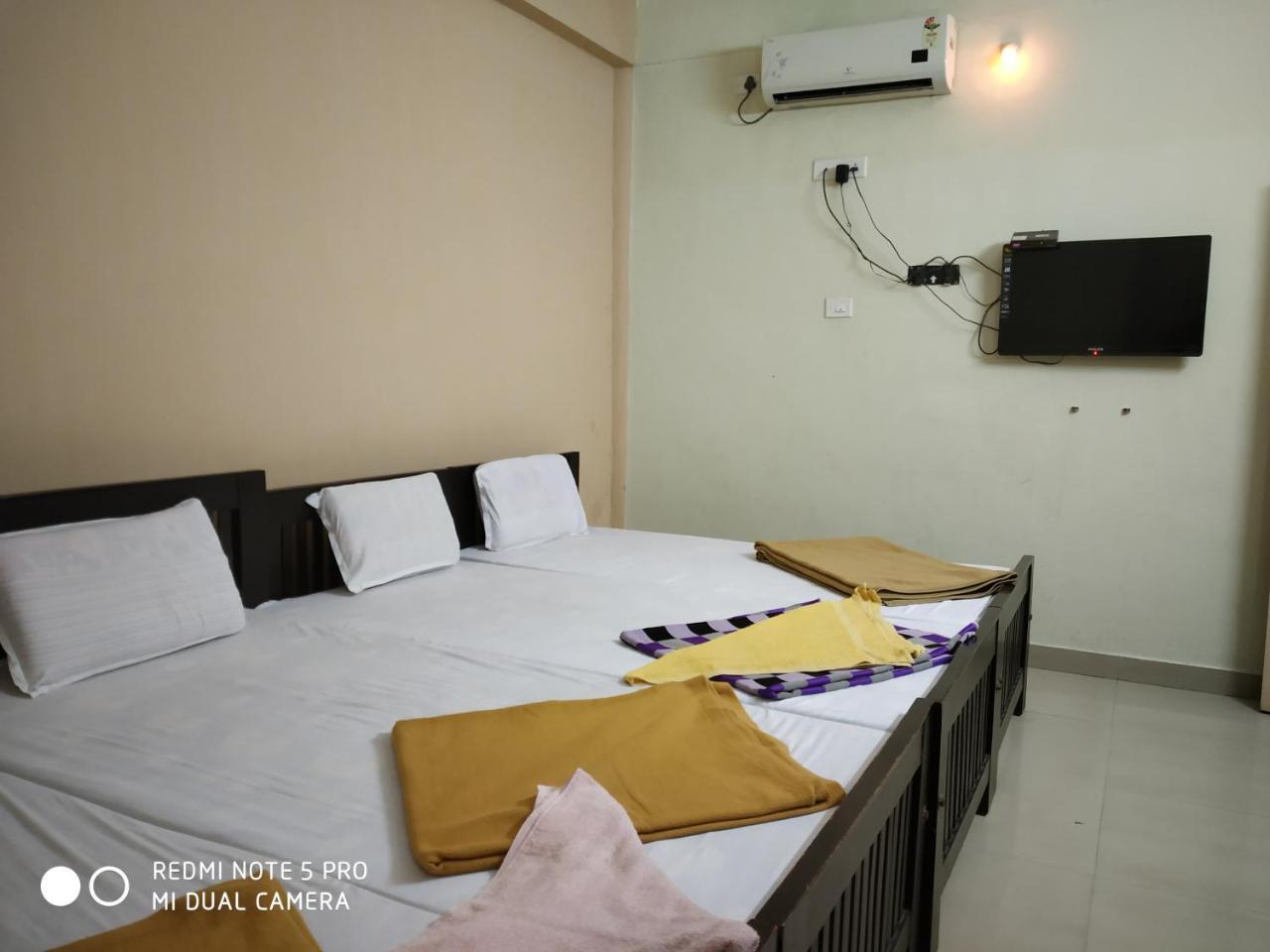 Hotel Woodlands Chottanikara Екстер'єр фото