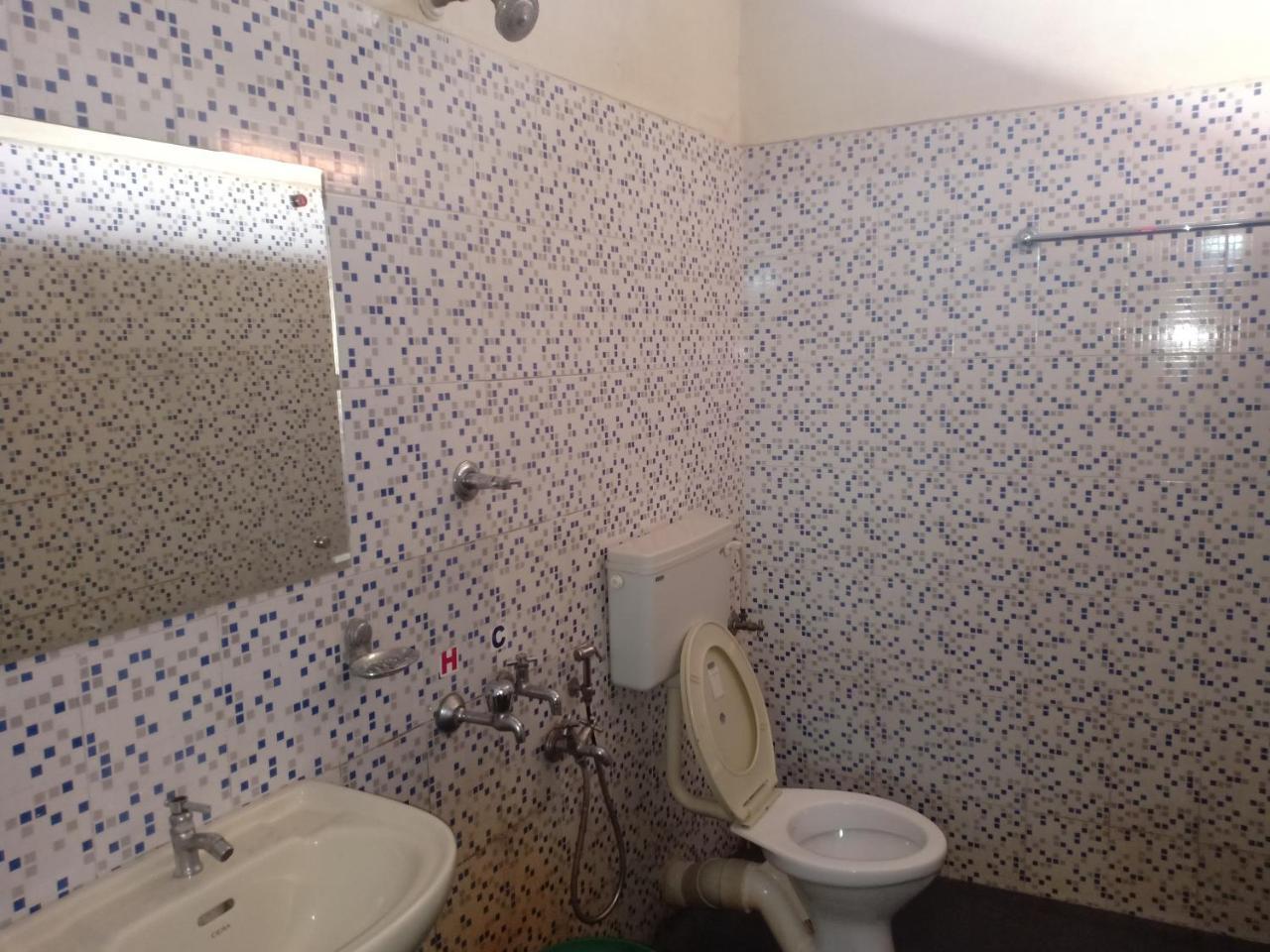 Hotel Woodlands Chottanikara Екстер'єр фото