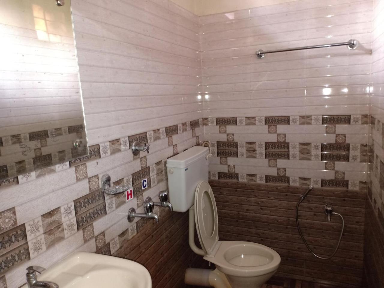 Hotel Woodlands Chottanikara Екстер'єр фото